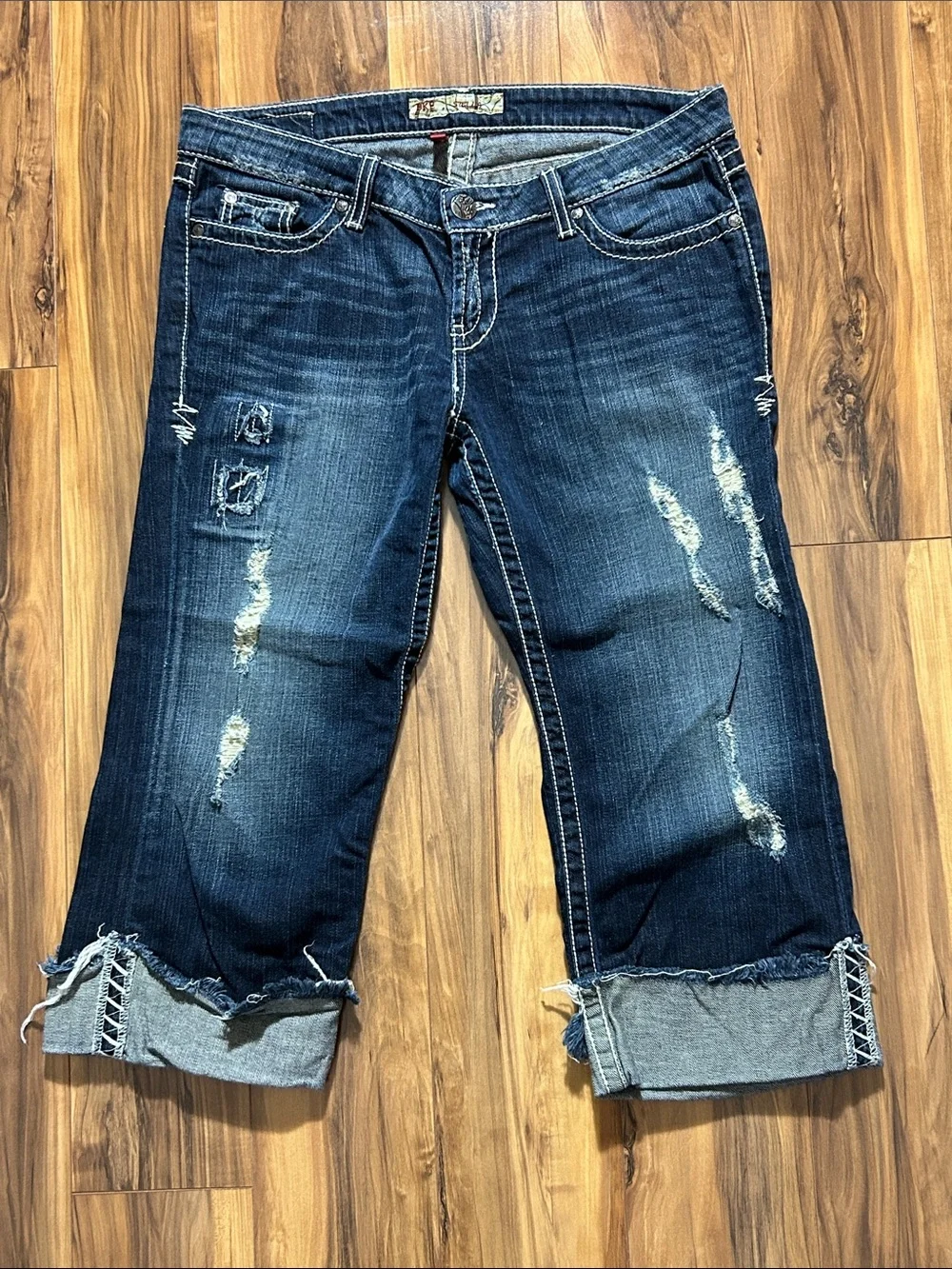 BKE Stella Distressed Capri Jeans